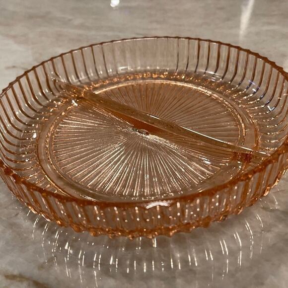 Anchor Hocking Queen Mary Pink divided relish tray - Picture 3 of 11